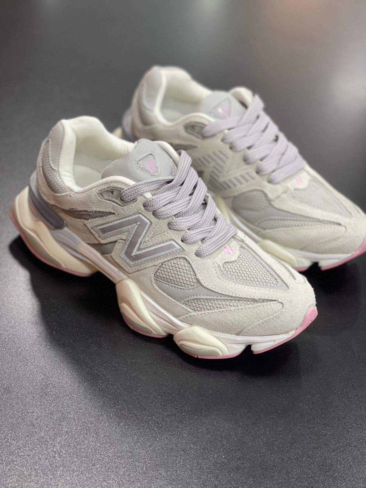 Tênis New Balance 9060 - Rosa