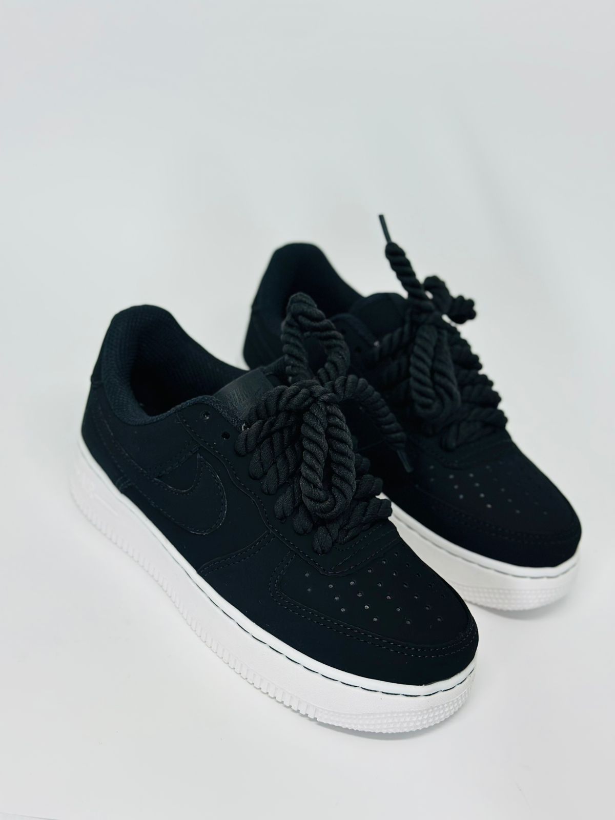 Tênis Nike Air Force 1- Preto(Cadarço Grosso)