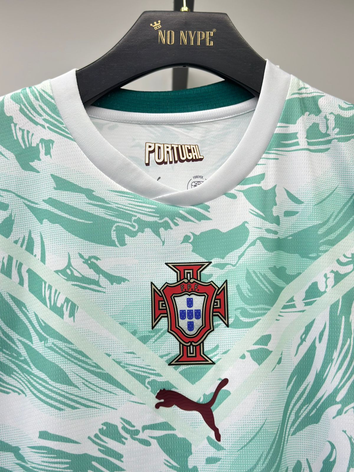 Camisa Seleção de Portugal - Copa do Mundo 2026 - Modelo Torcedor - Verde e Branco