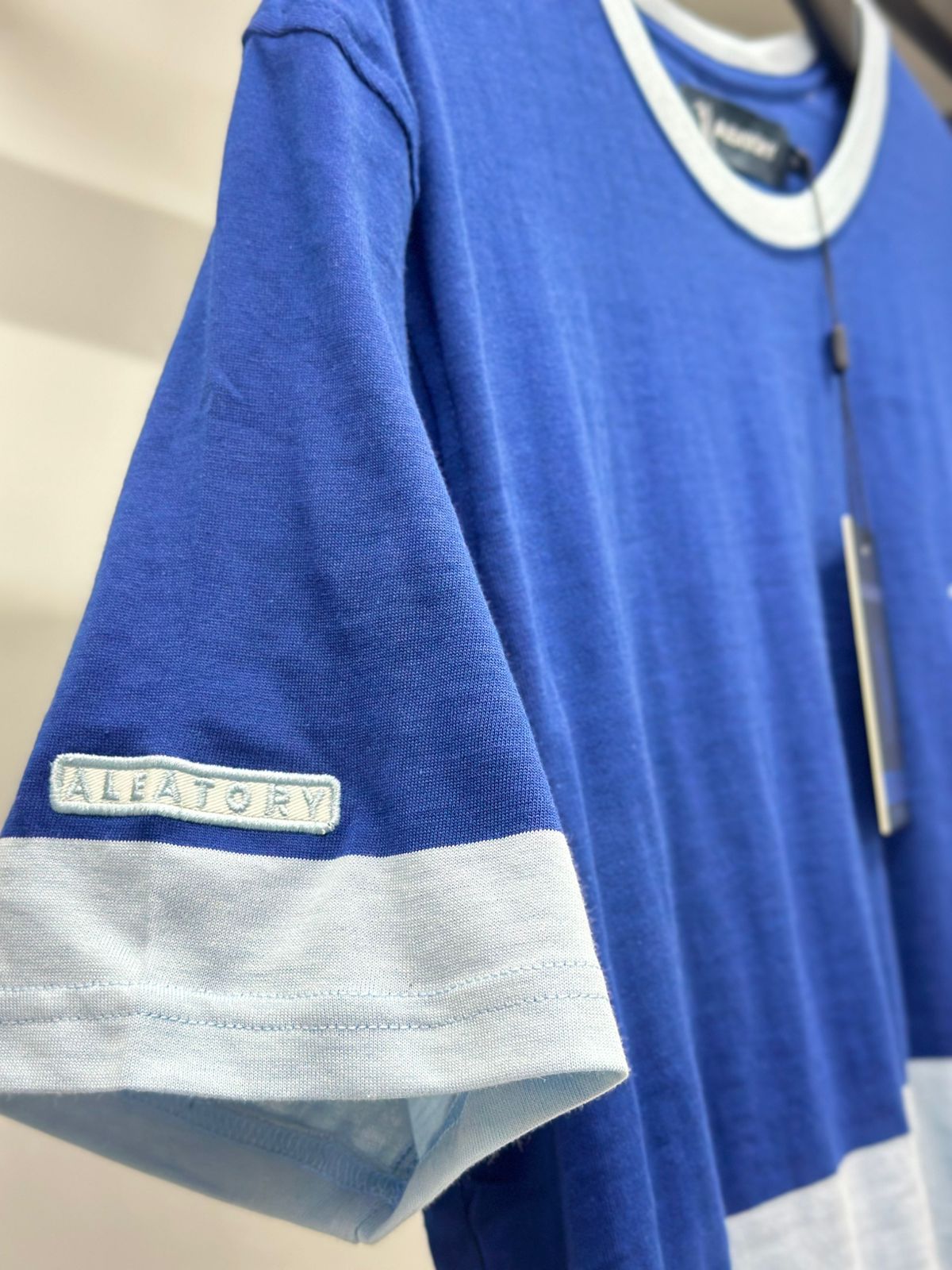 Camiseta Listrada Aleatory Campbell - Azul Royal