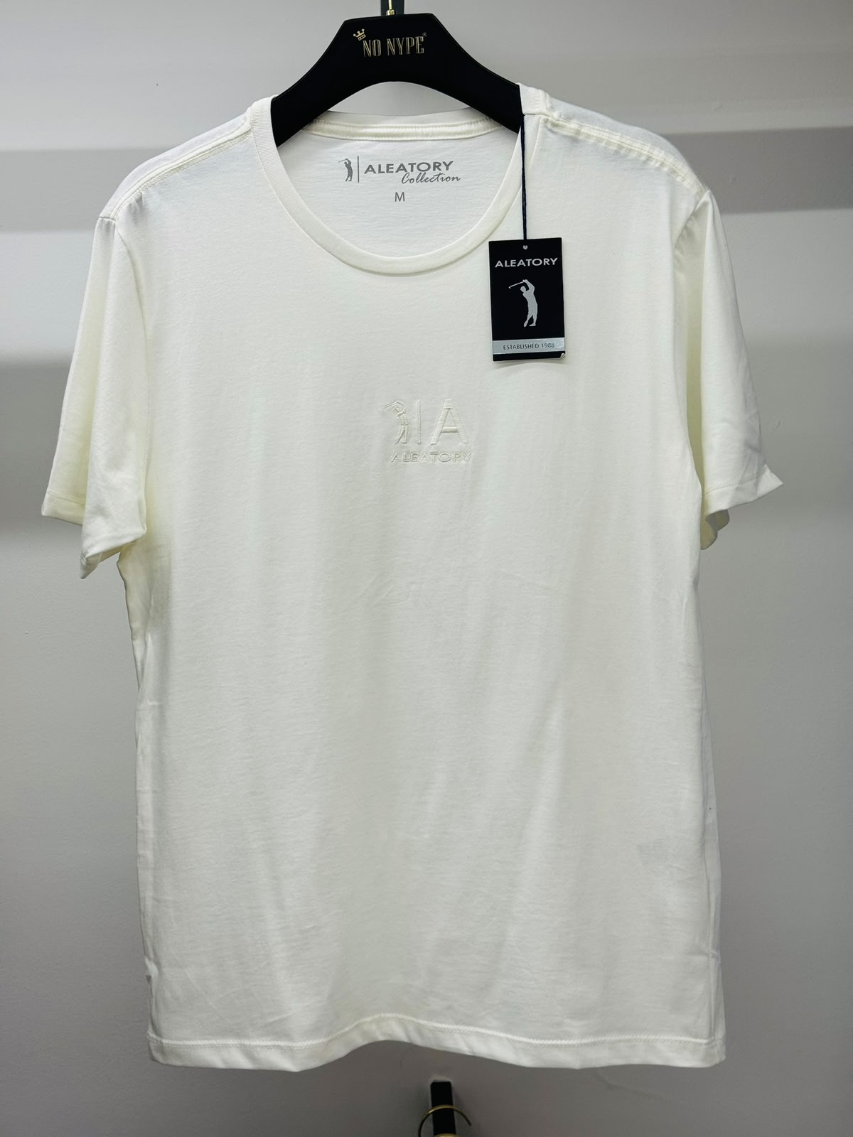Camiseta Listrada Aleatory Central - Branca