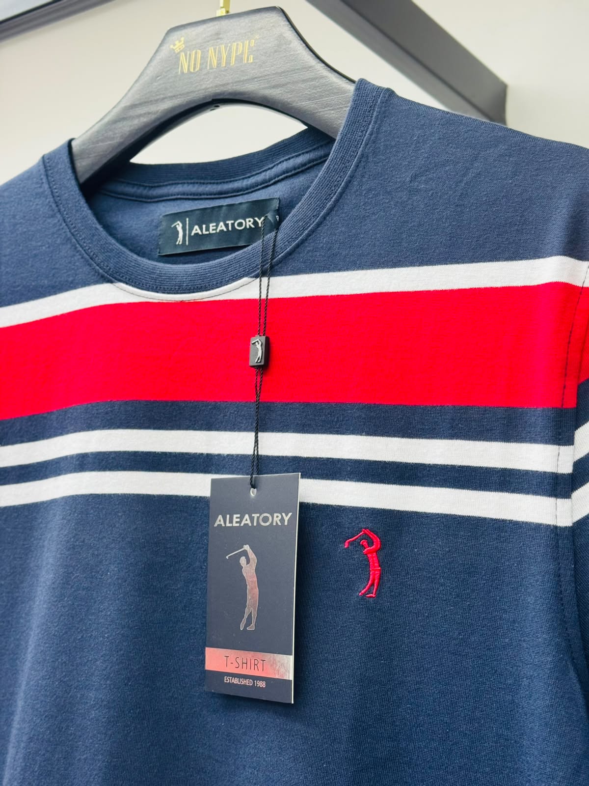 Camiseta Aleatory Listrada Barnes - Marinho
