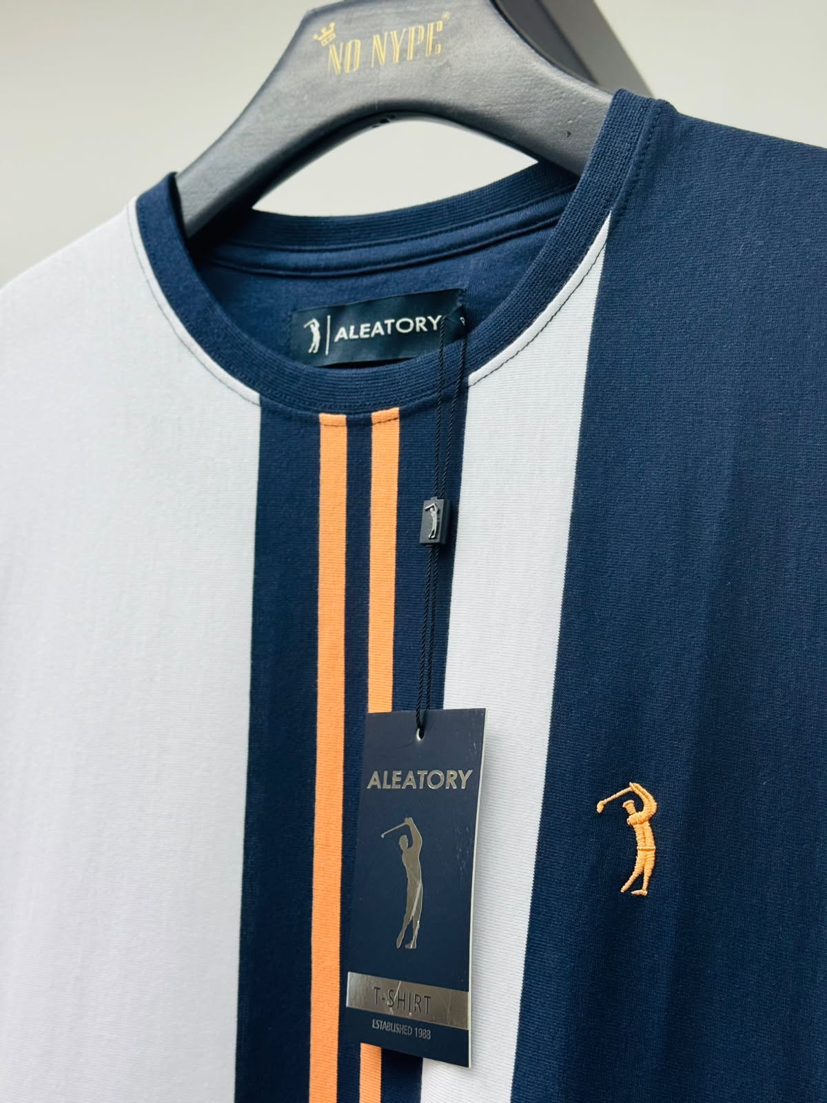 Camiseta Aleatory Listrada Diona - Branco