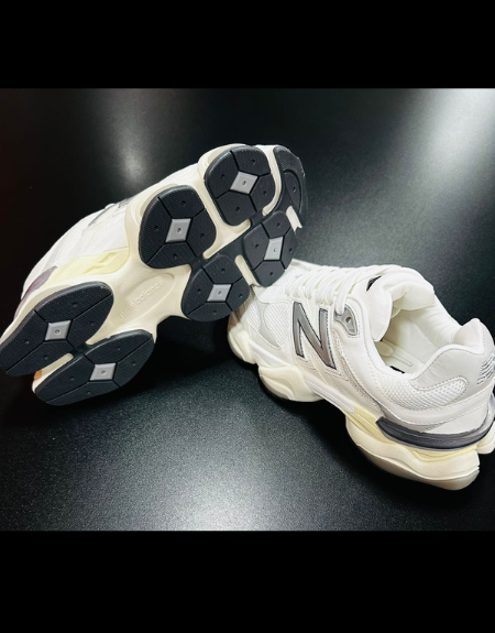 Tênis New Balance 9060 - Branco com Cinza