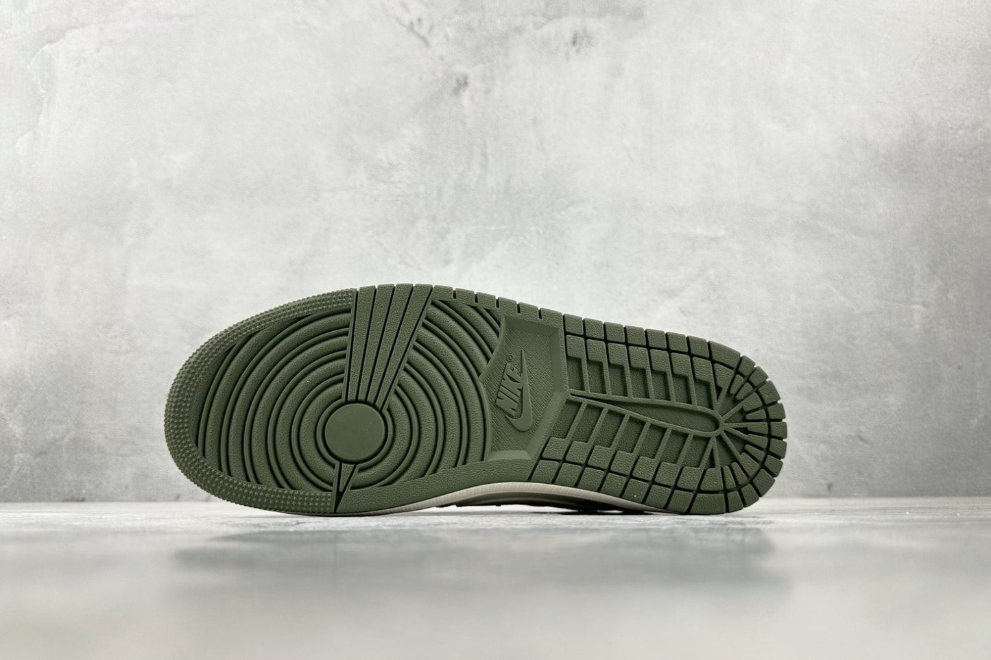 Air Jordan 1 Low x Travis Scott x Fragment - Military Green