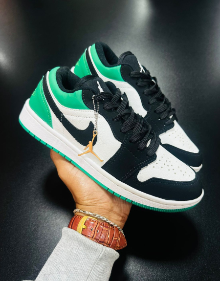 Tênis Nike Air Jordan 1 - Preto/Verde