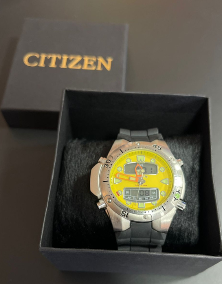 Relógio Citizen Aqualand - Amarelo