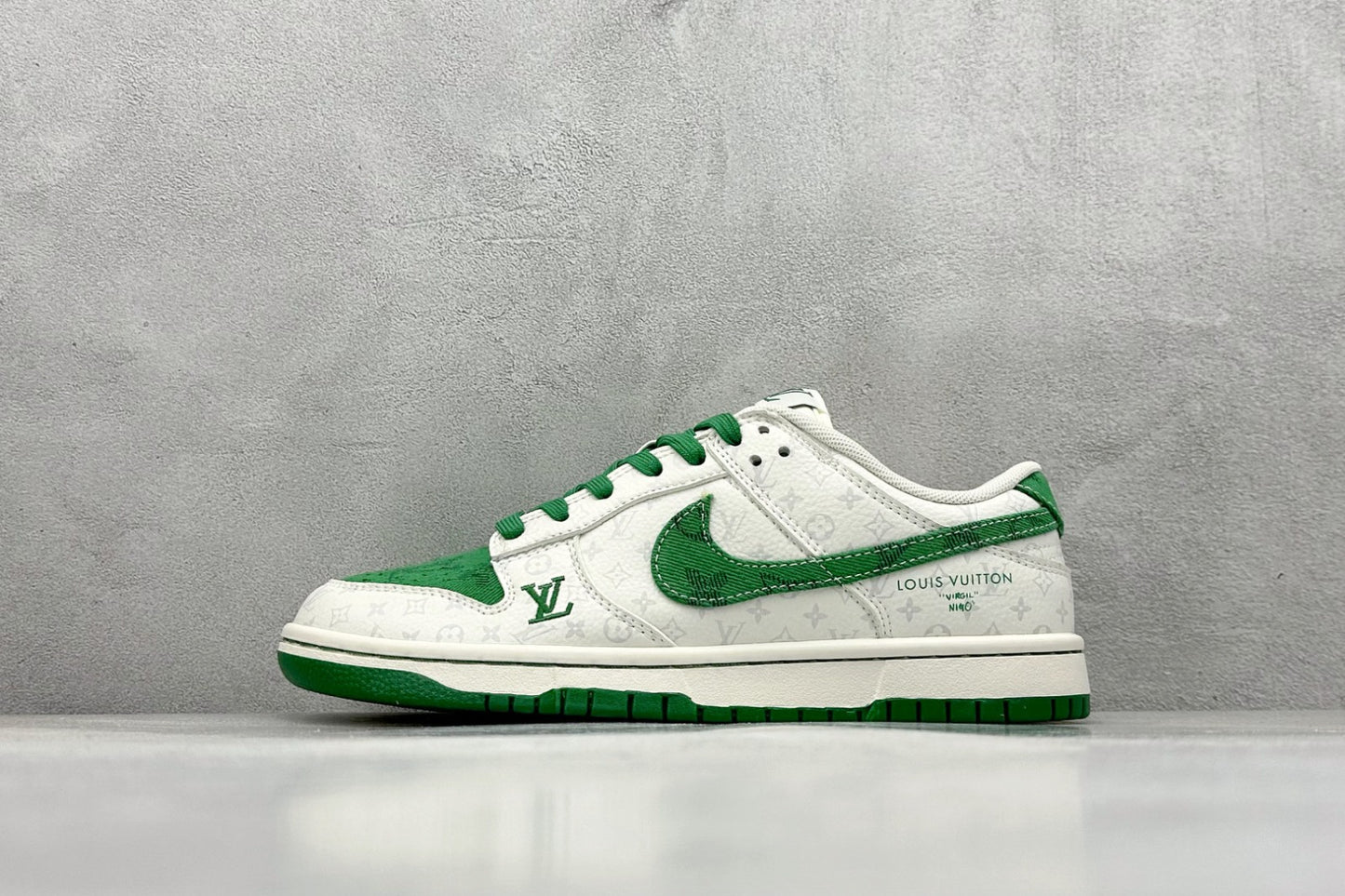 Tênis Nike Dunk Low x Louis Vuitton - Green Monogram