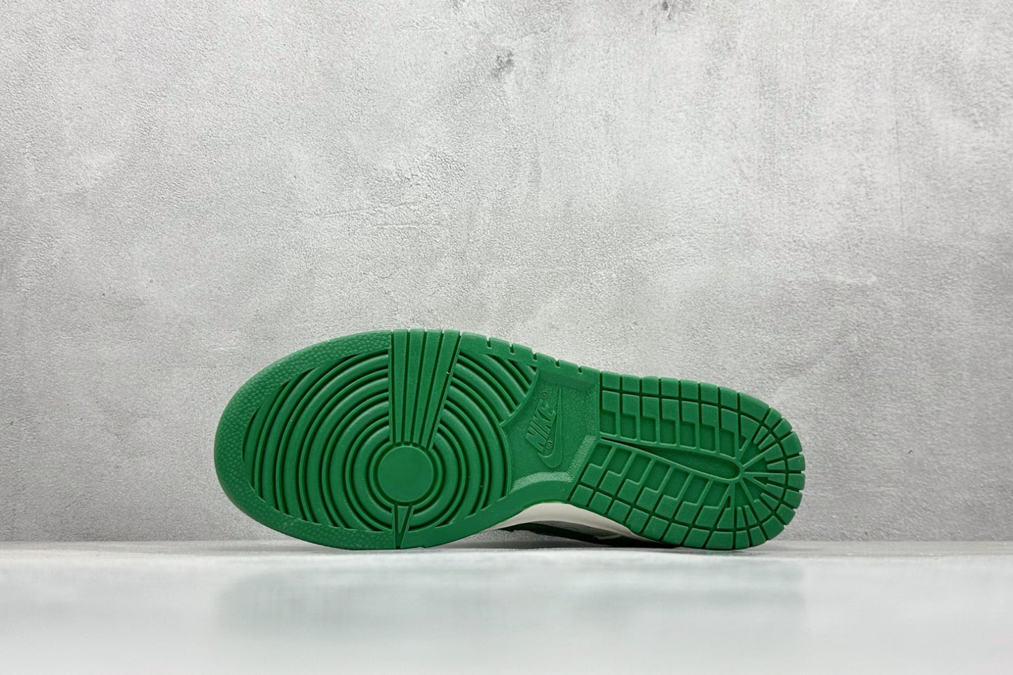 Tênis Nike Dunk Low x Louis Vuitton - Green Monogram