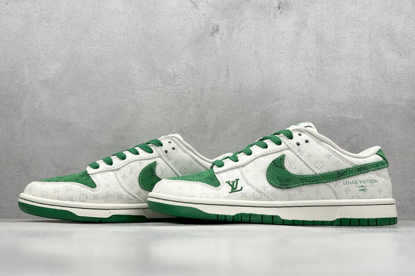 Tênis Nike Dunk Low x Louis Vuitton - Green Monogram