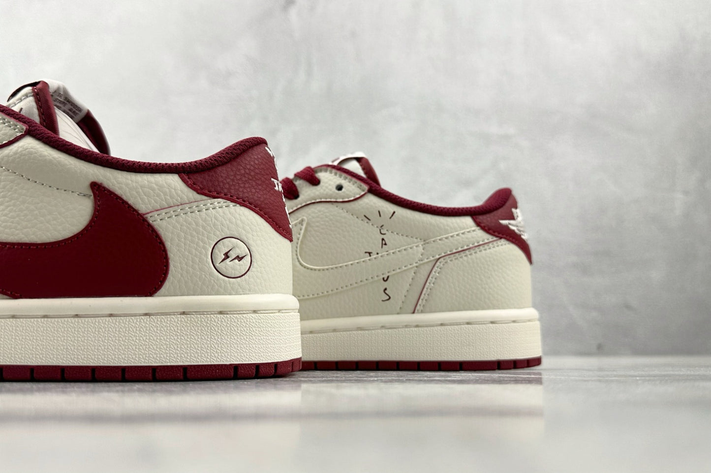 Tênis Nike Jordan 1 Low x Travis Scott x Fragment - Burgundy Wine