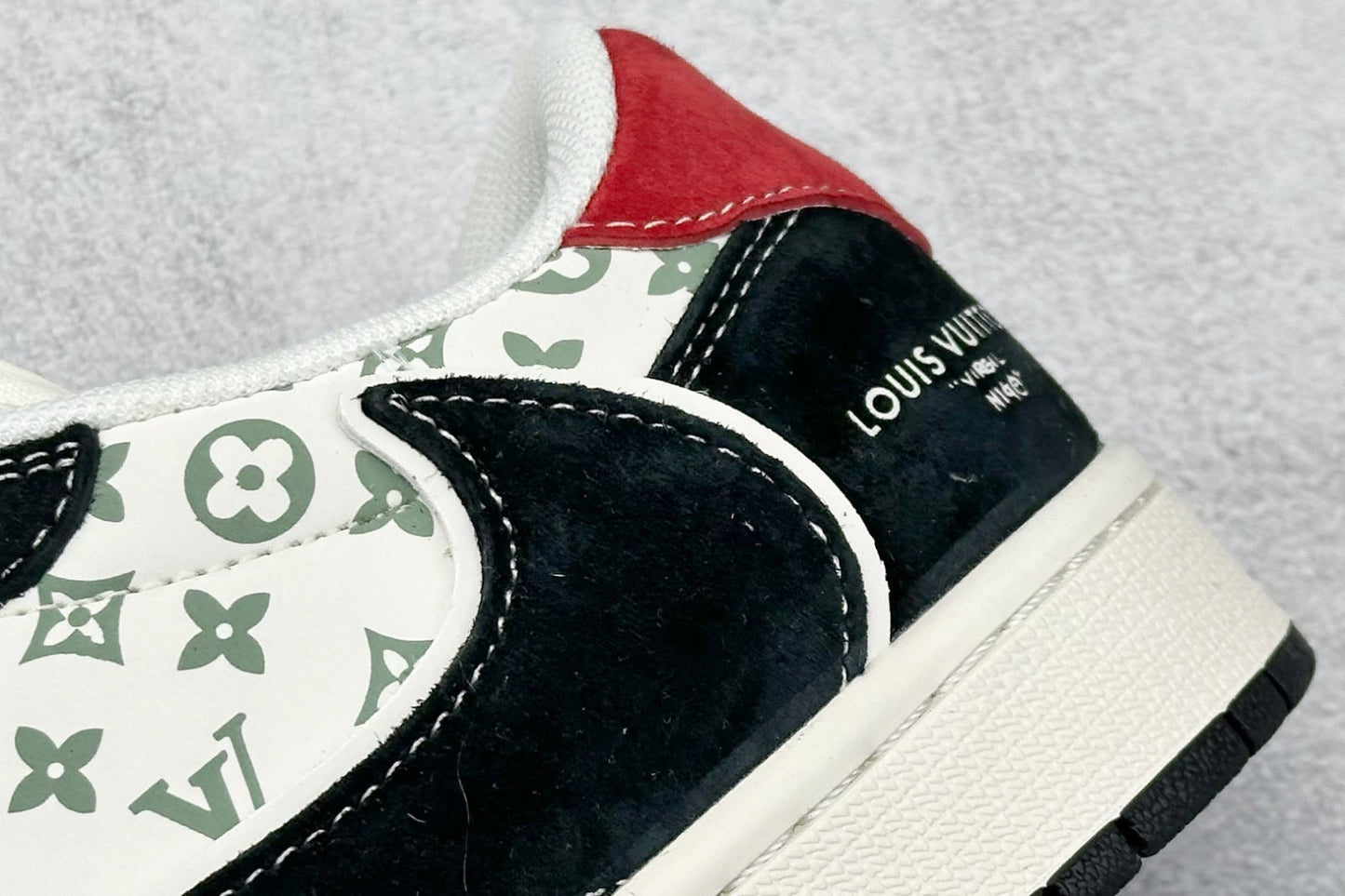 Tênis Nike Dunk Low x Louis Vuitton - Luxury Fusion