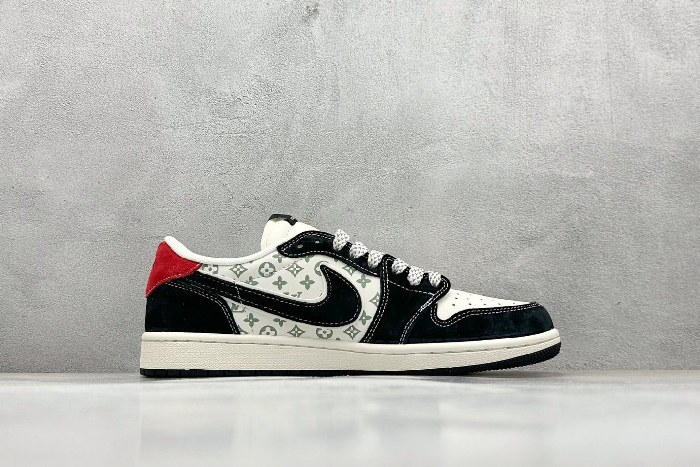 Tênis Nike Dunk Low x Louis Vuitton - Luxury Fusion