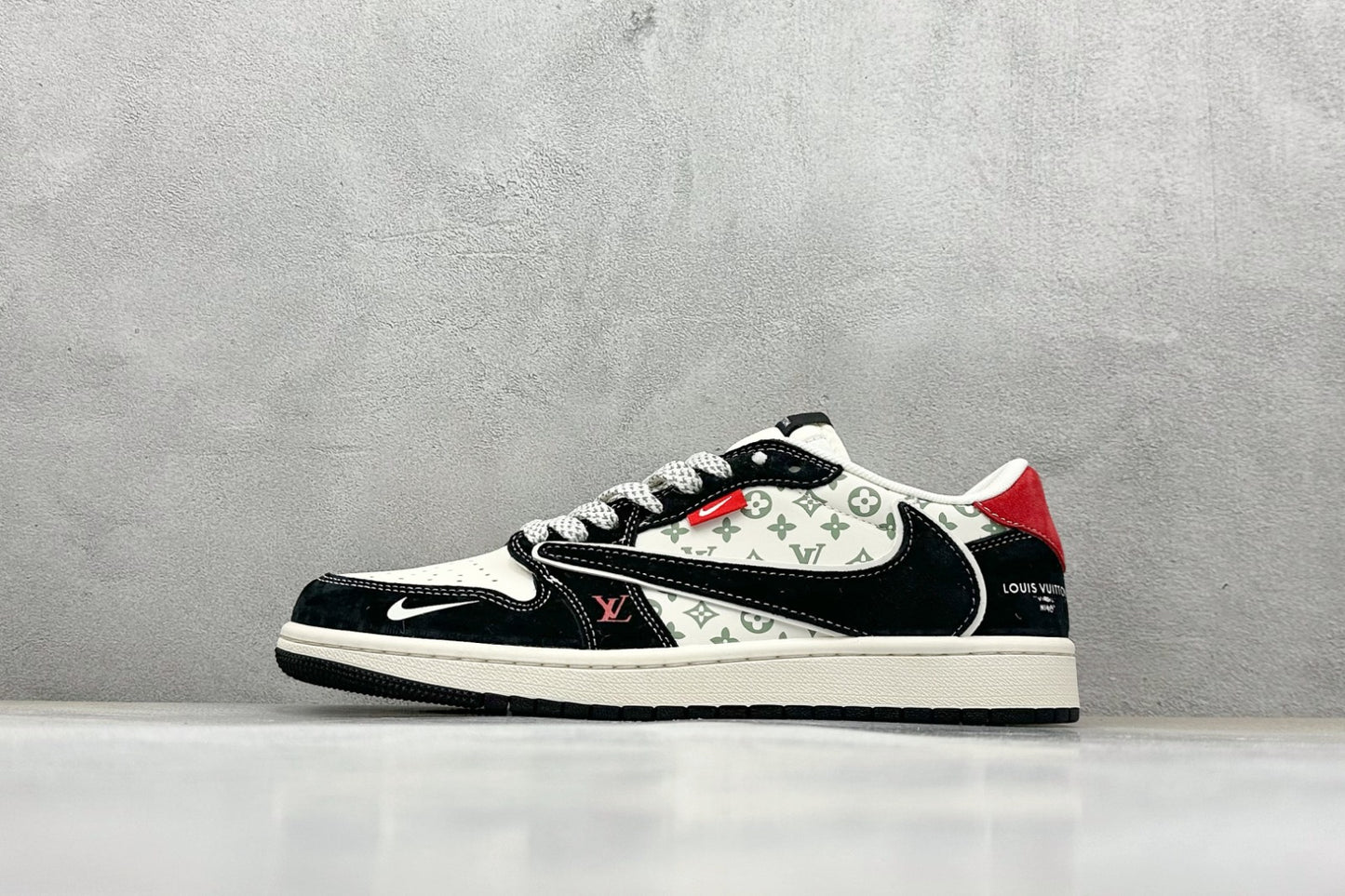 Tênis Nike Dunk Low x Louis Vuitton - Luxury Fusion