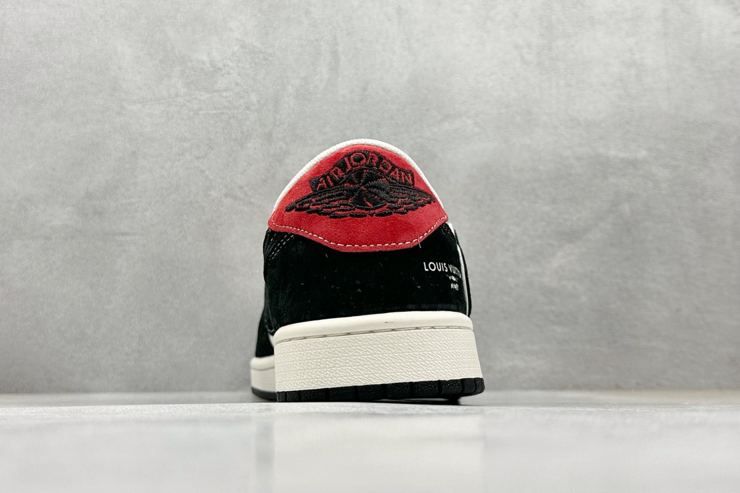 Tênis Nike Dunk Low x Louis Vuitton - Luxury Fusion