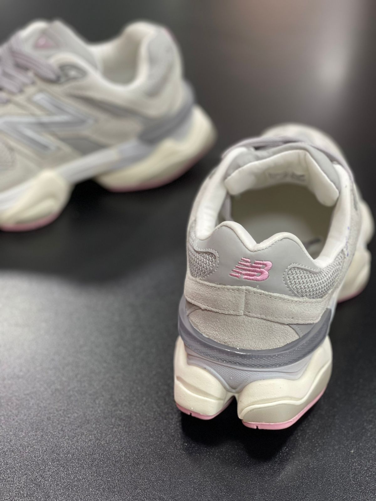 Tênis New Balance 9060 - Rosa