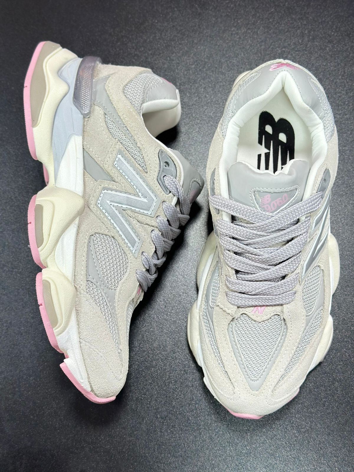 Tênis New Balance 9060 - Rosa