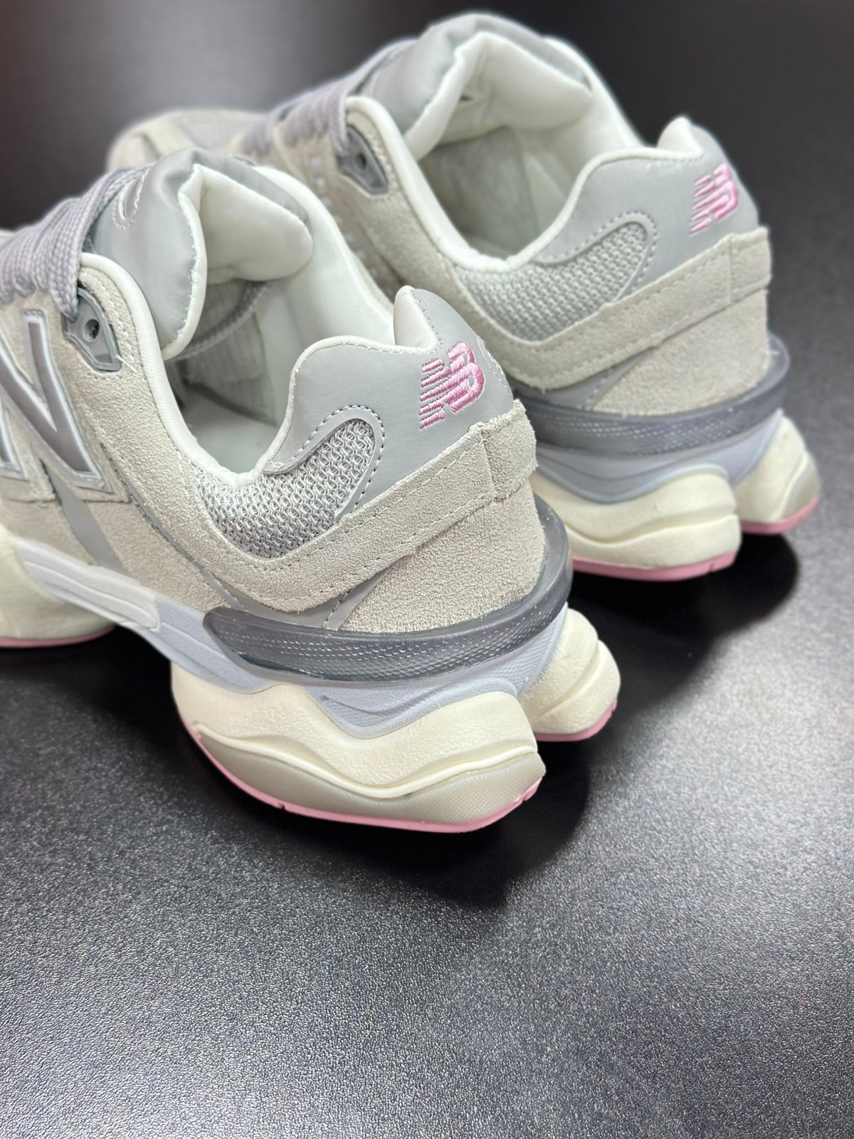 Tênis New Balance 9060 - Rosa
