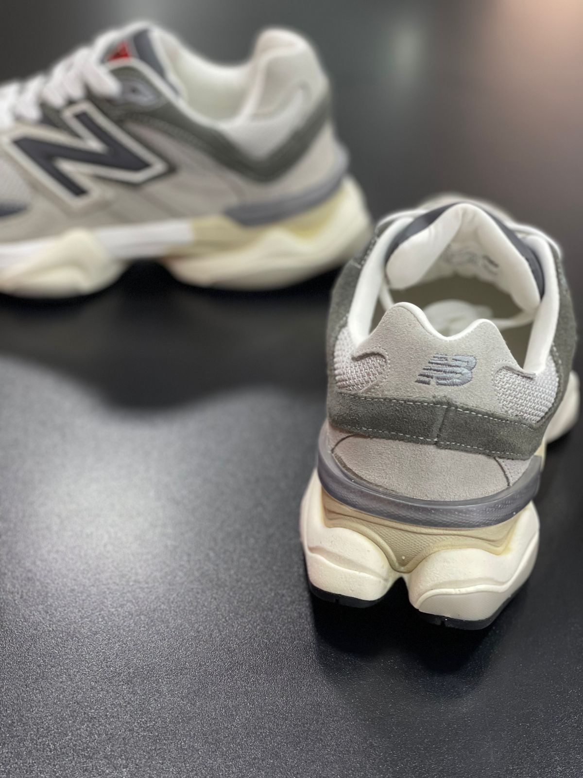 Tênis New Balance 9060 - Cinza