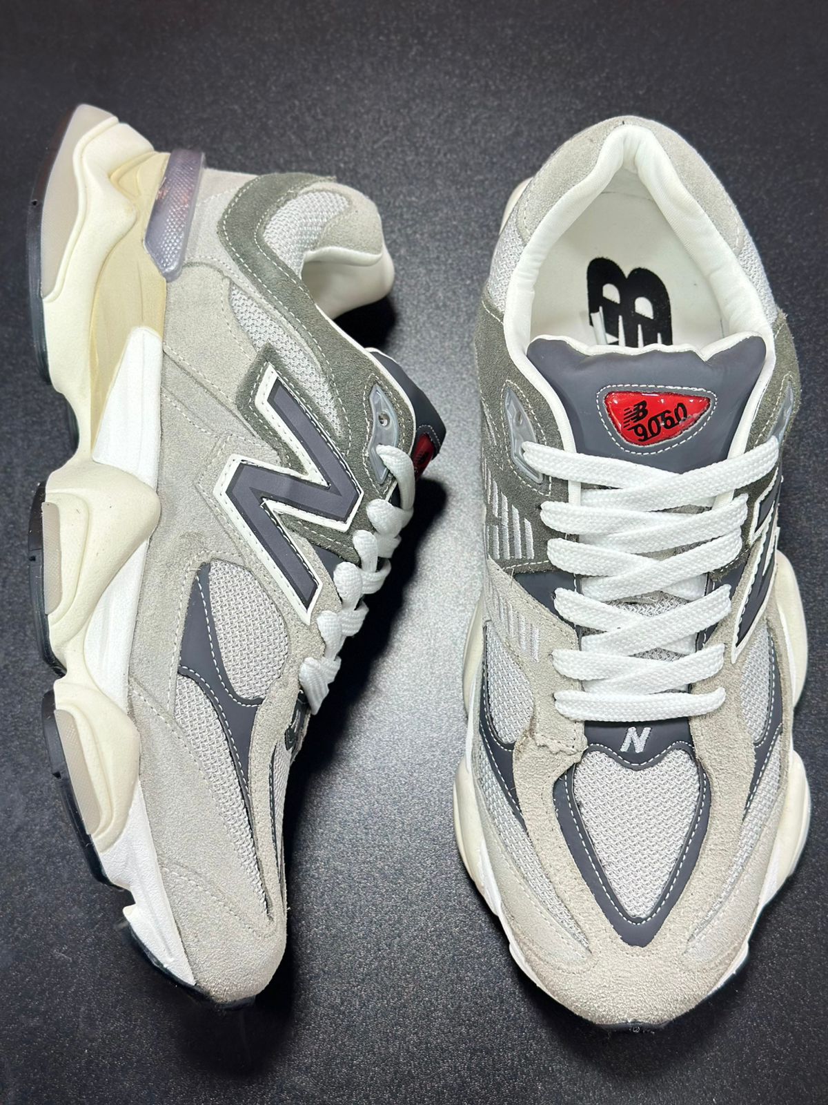 Tênis New Balance 9060 - Cinza