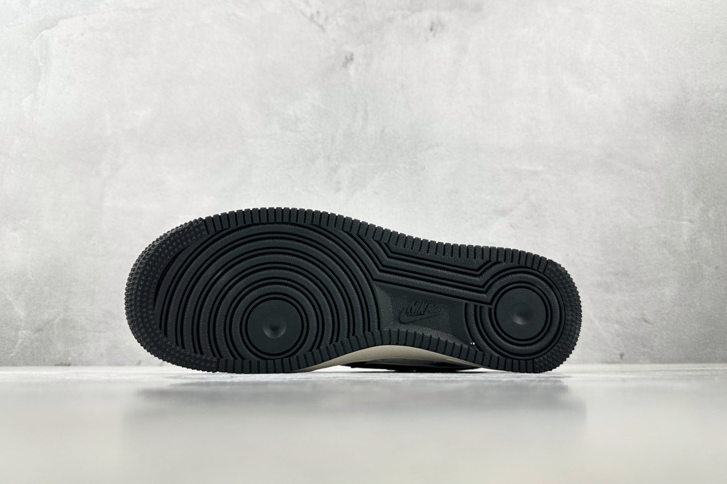 Tênis Nike Air Force 1 Low x Louis Vuitton (Curated by Nigo) - Virgil Black & White