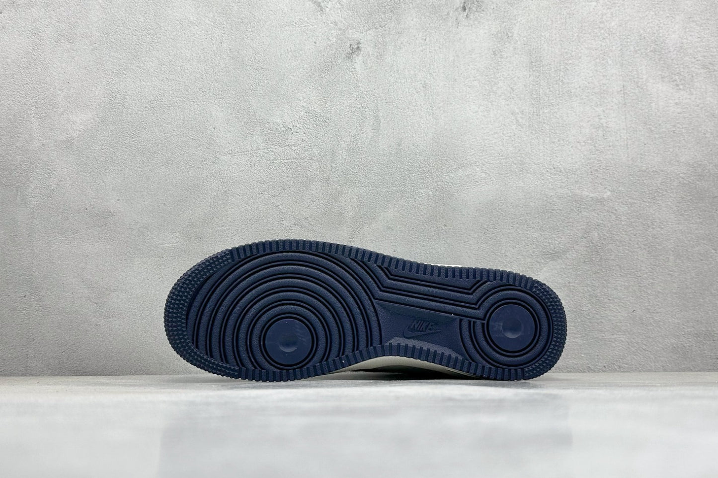 Tênis Nike Air Force 1 Supreme - Edition Black Denim