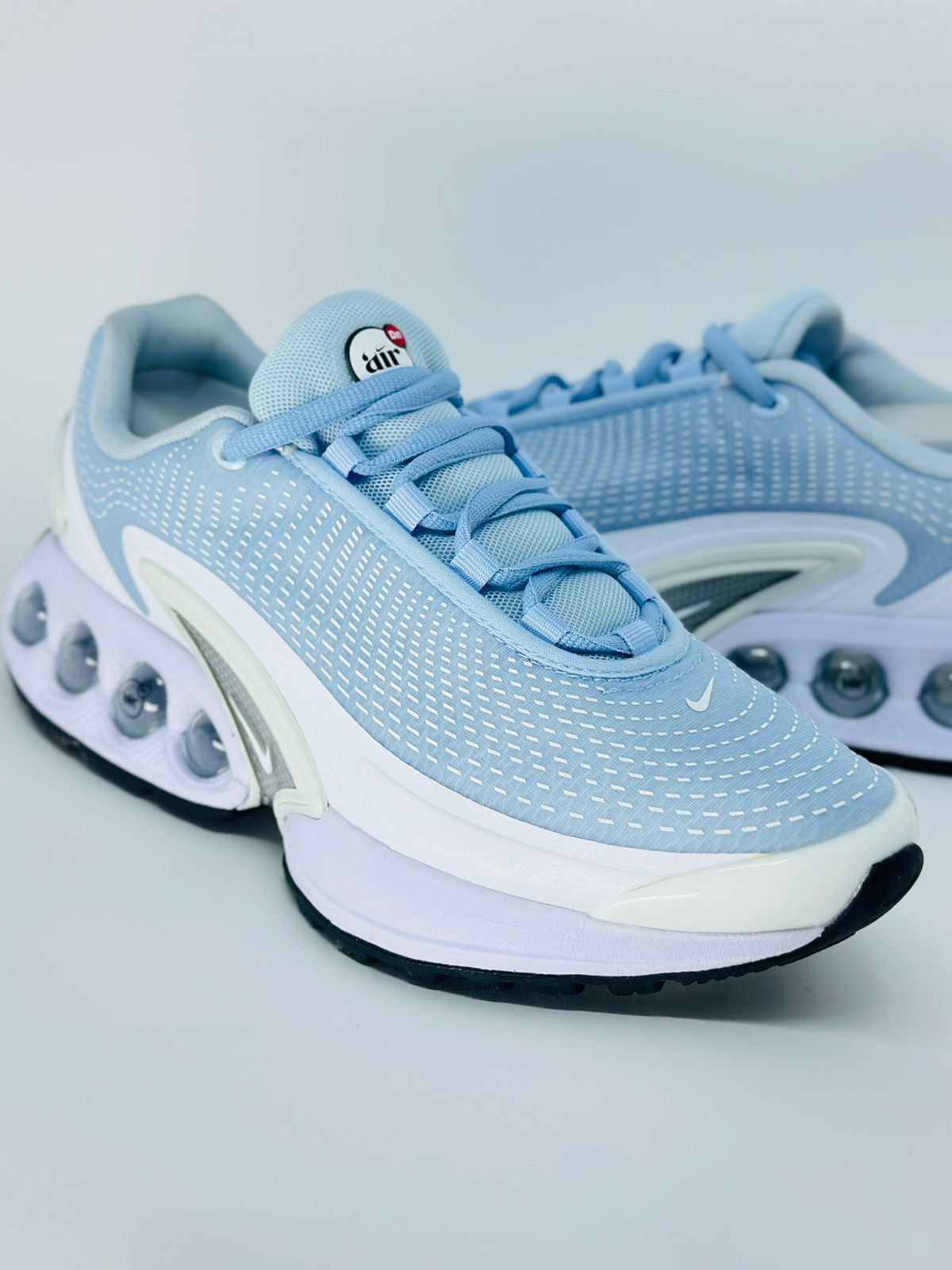 Tênis Nike Air Max DN - Azul e Branco