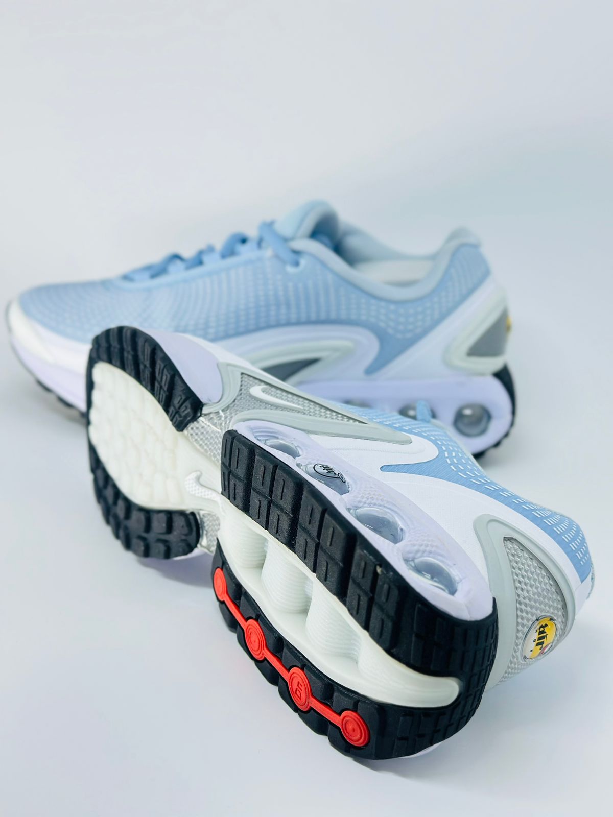 Tênis Nike Air Max DN - Azul e Branco