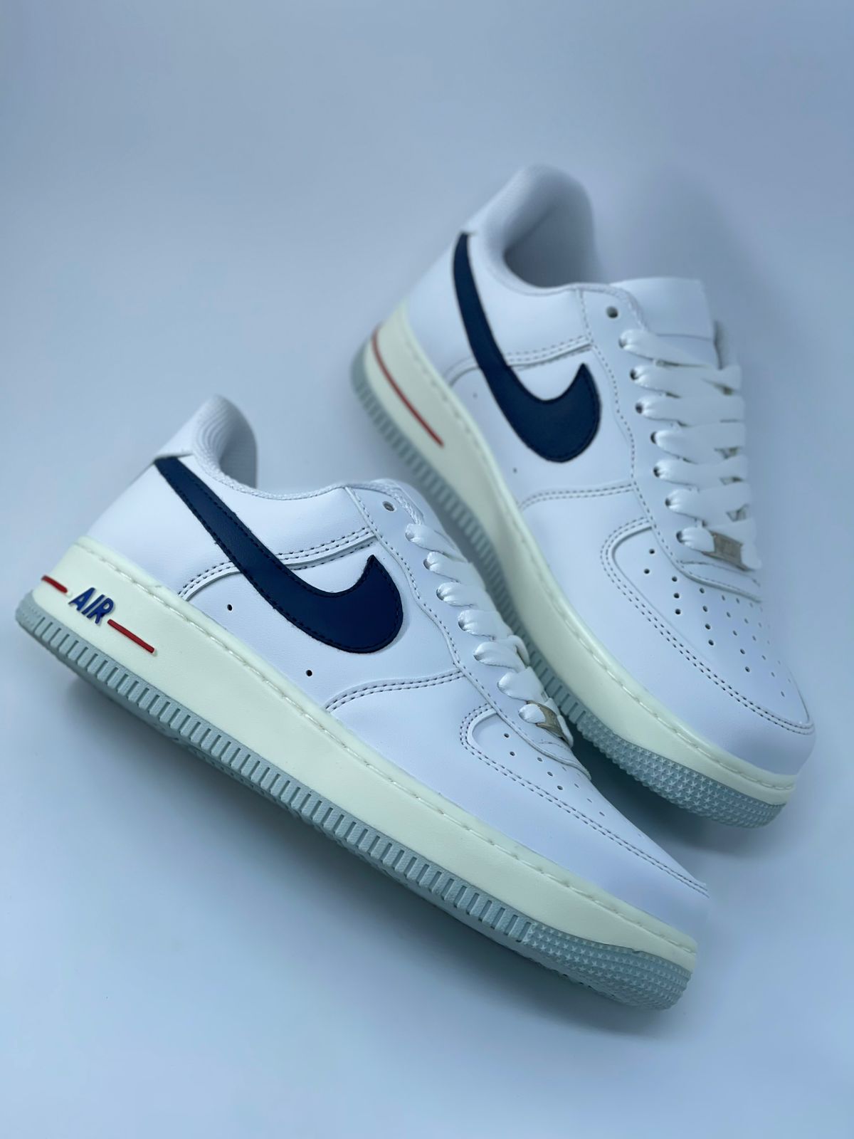 Tênis Nike Air Force 1 - Edição Limitada