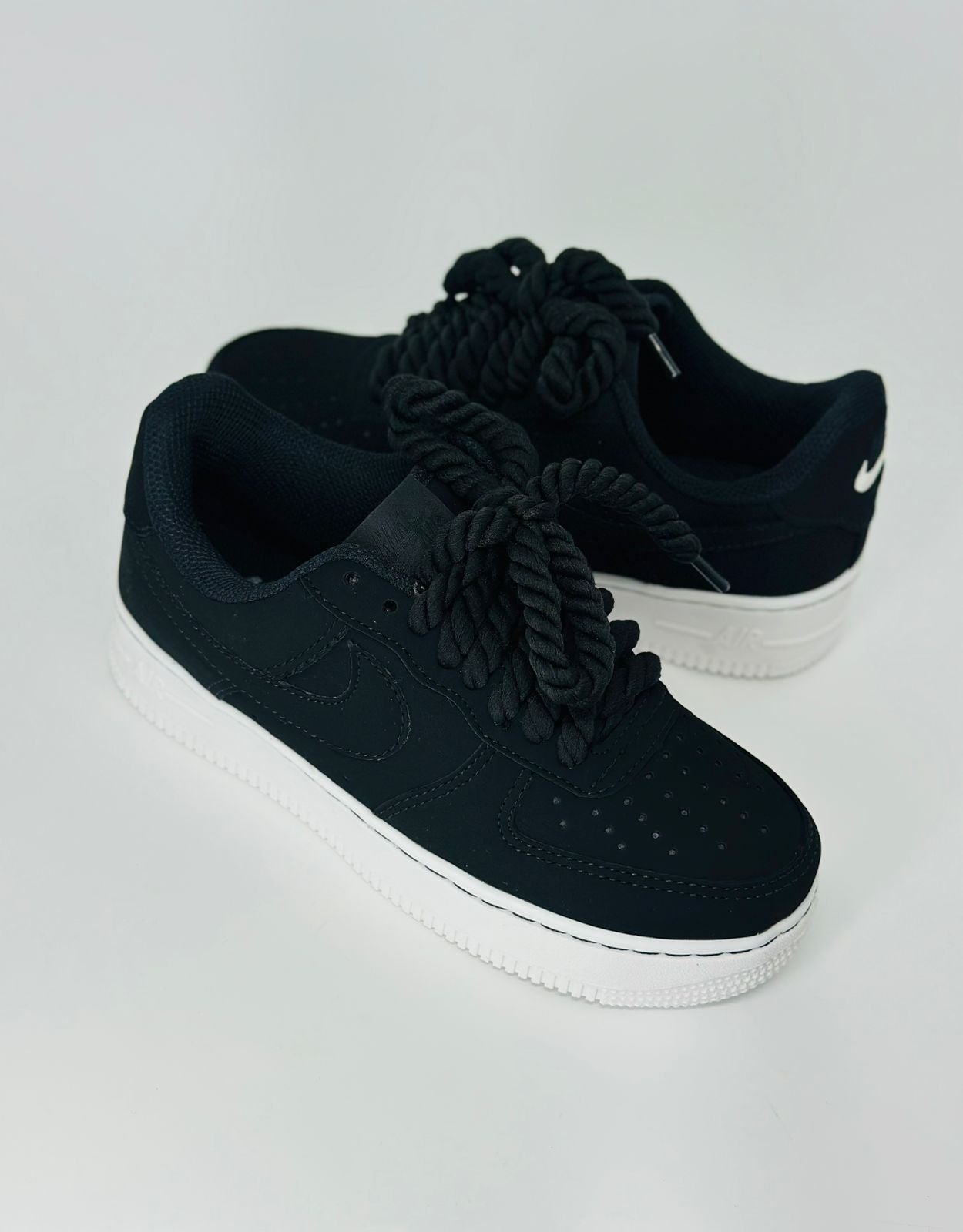 Tênis Nike Air Force 1- Preto(Cadarço Grosso)