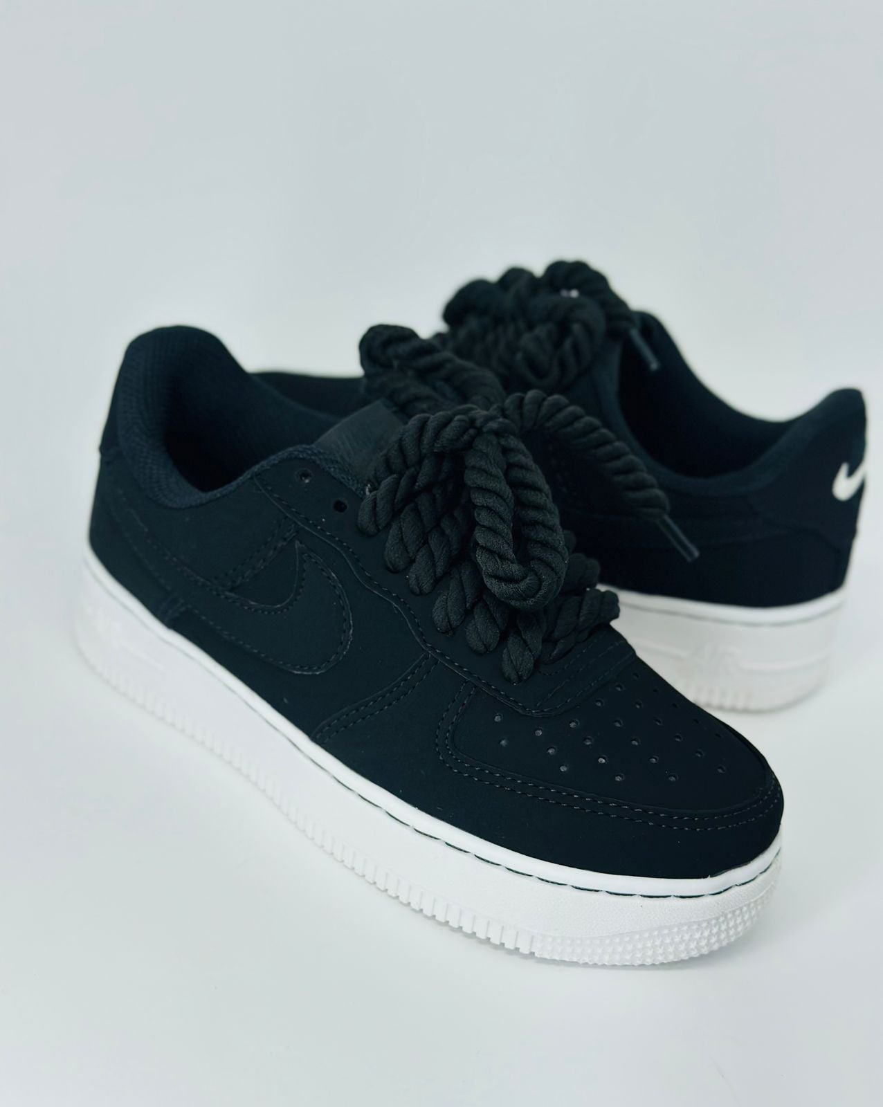 Tênis Nike Air Force 1- Preto(Cadarço Grosso)