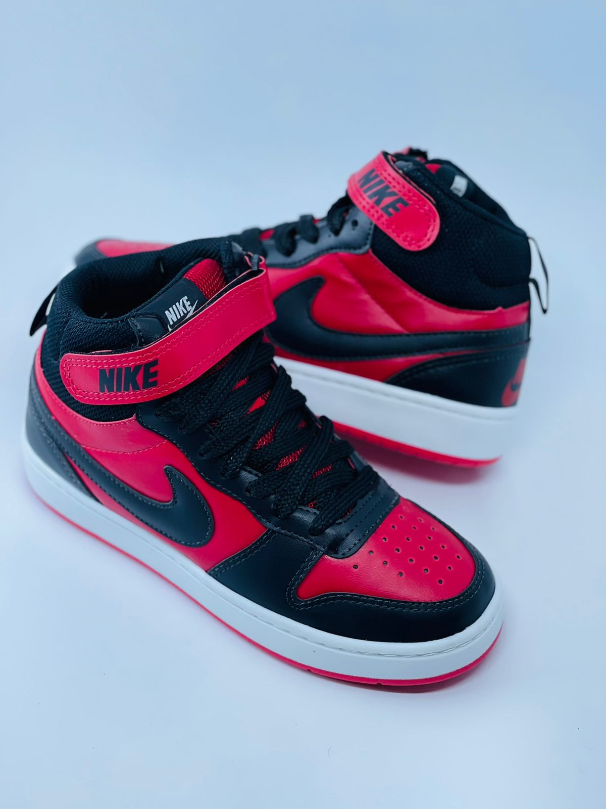 Tênis Nike Court Borough MID - Vermelho e Preto