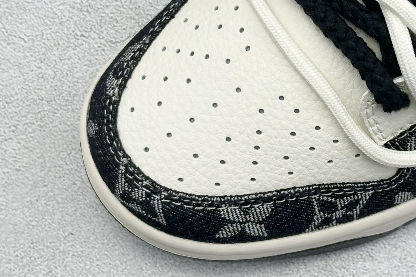 Tênis Nike Dunk Low x Louis Vuitton (Curated by Nigo) - Edition Black Denim