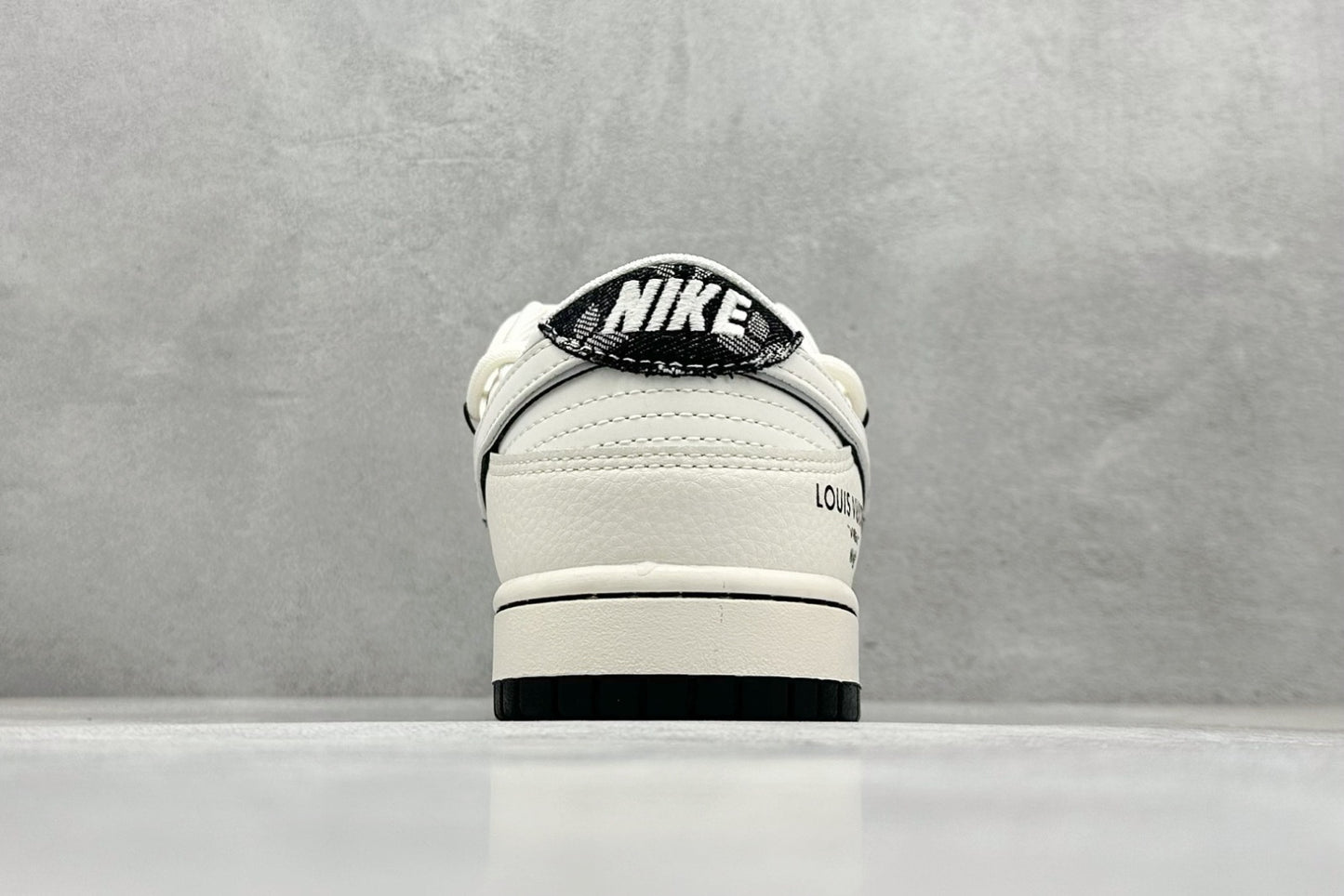 Tênis Nike Dunk Low x Louis Vuitton (Curated by Nigo) - Edition Black Denim