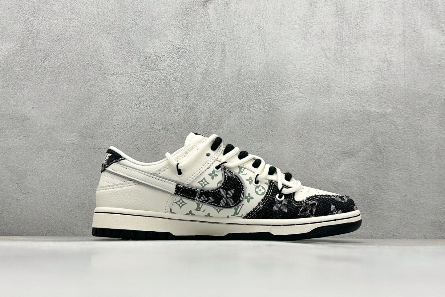 Tênis Nike Dunk Low x Louis Vuitton (Curated by Nigo) - Edition Black Denim