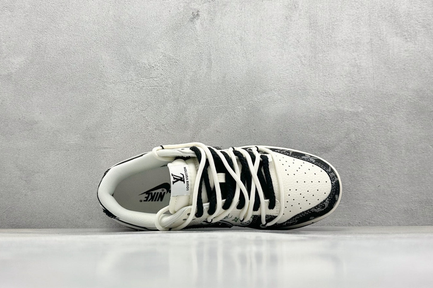 Tênis Nike Dunk Low x Louis Vuitton (Curated by Nigo) - Edition Black Denim