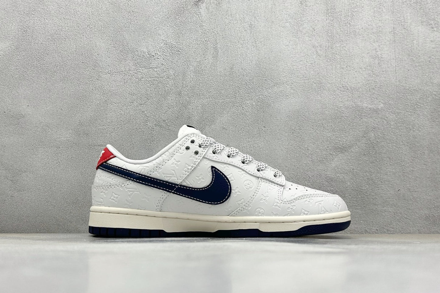 Tênis Nike Dunk Low x Louis Vuitton (Curated by Nigo) - Virgil White Monogram