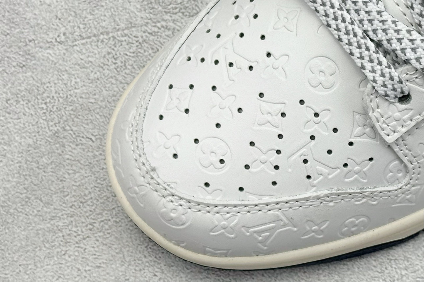 Tênis Nike Dunk Low x Louis Vuitton (Curated by Nigo) - Virgil White Monogram
