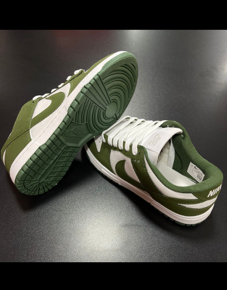 Tênis Nike Dunk Low Retro - Verde