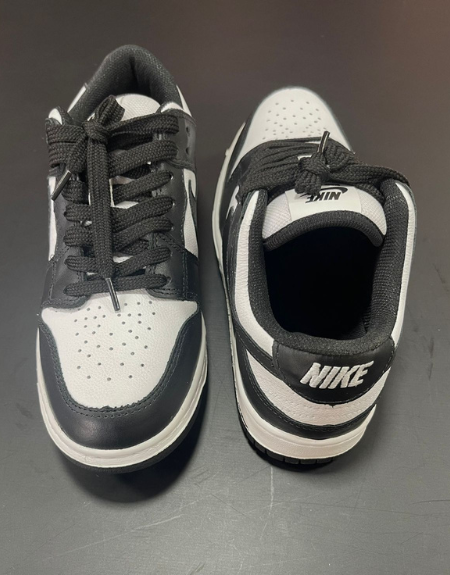 Tênis Nike Dunk Low Retro - Preto e Branco