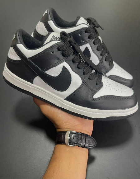 Tênis Nike Dunk Low Retro - Preto e Branco