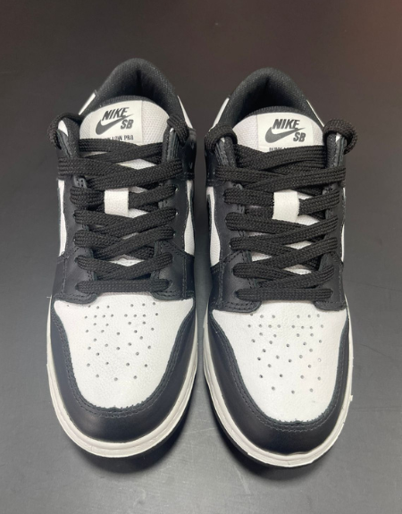 Tênis Nike Dunk Low Retro - Preto e Branco