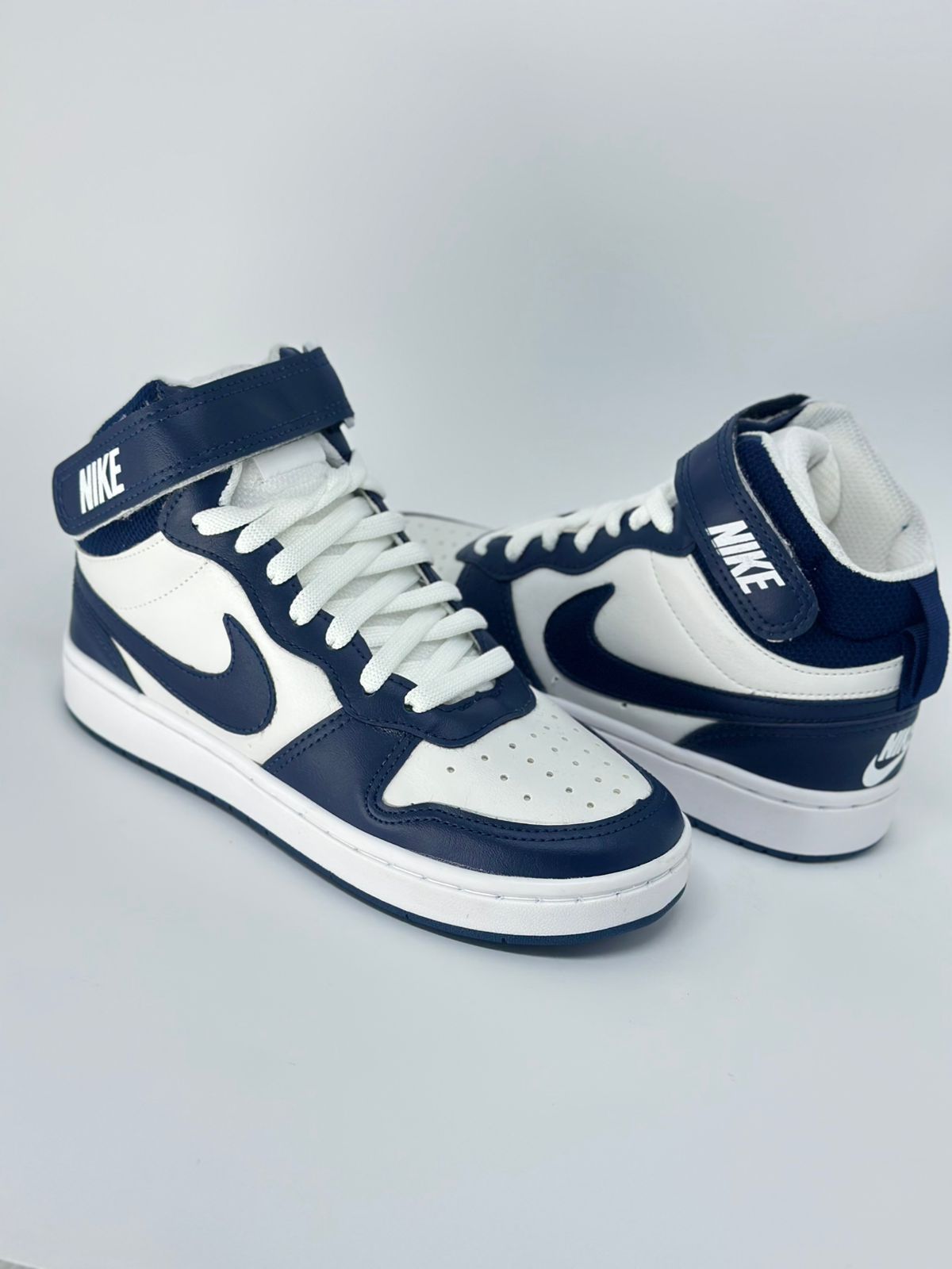 Tênis Nike Court Borough MID - Azul e Branco