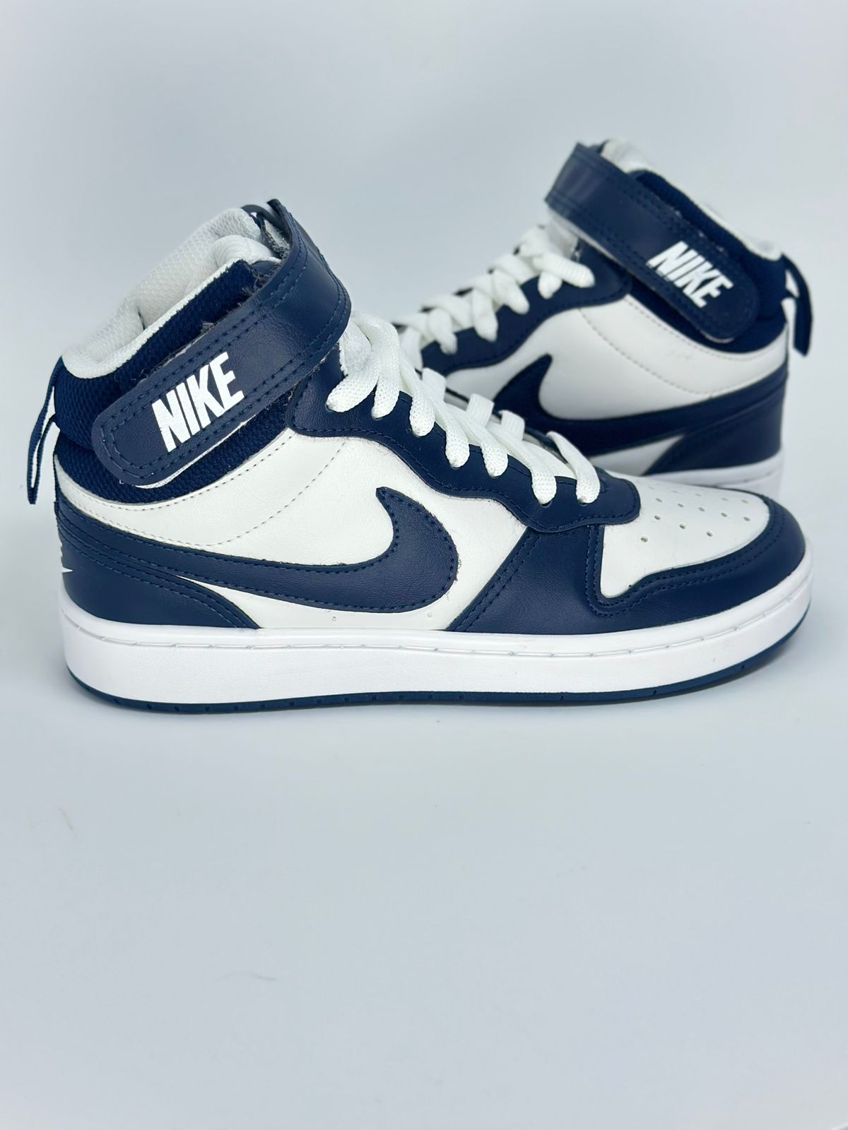 Tênis Nike Court Borough MID - Azul e Branco