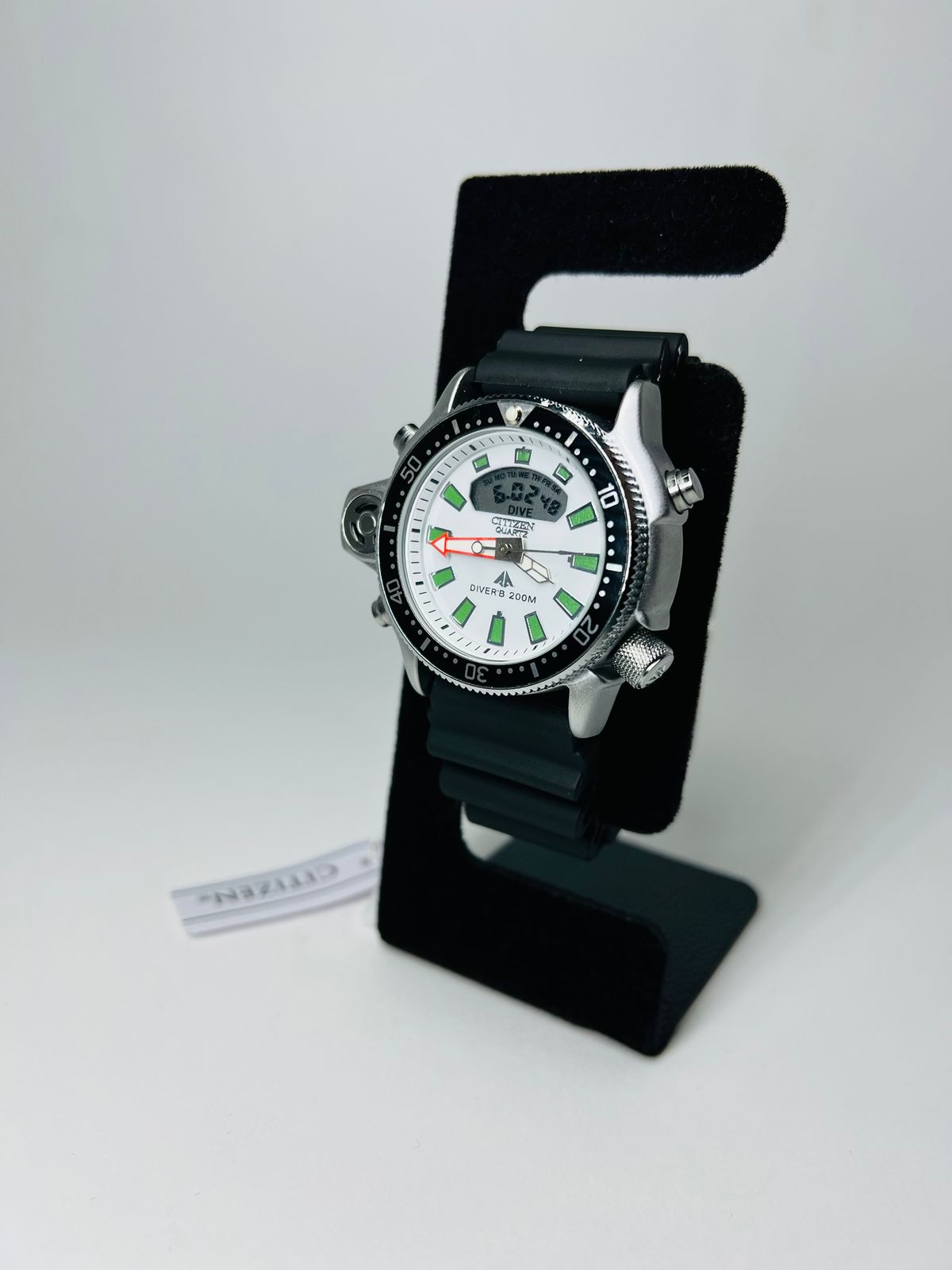 Relógio Citizen Aqualand Série Prata - Branco e Preto