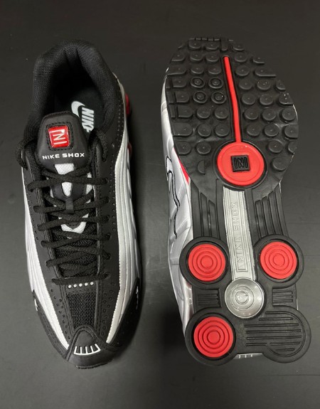 Tênis Nike Shox R4 - Preto, Cinza e Vermelho