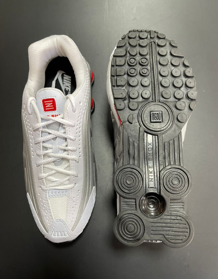 Tênis Nike Shox R4 - Branco, Cinza e Vermelho