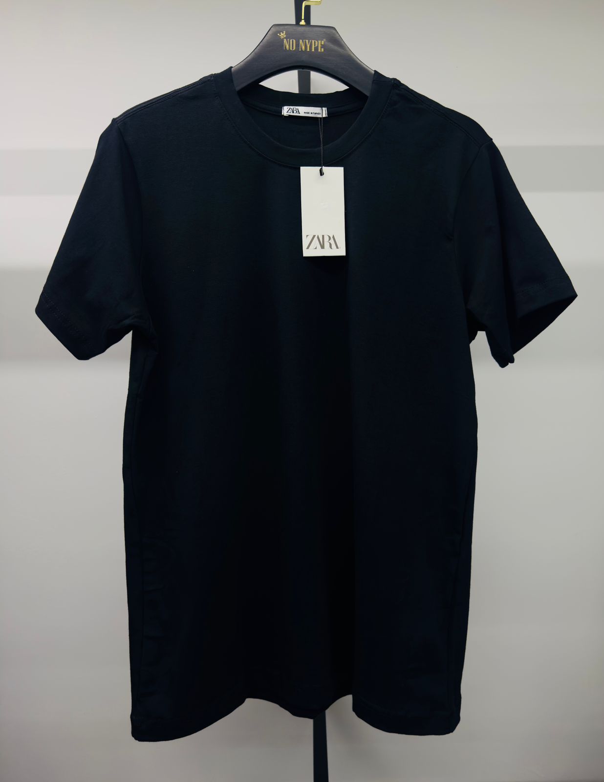 Camiseta Zara - Preta