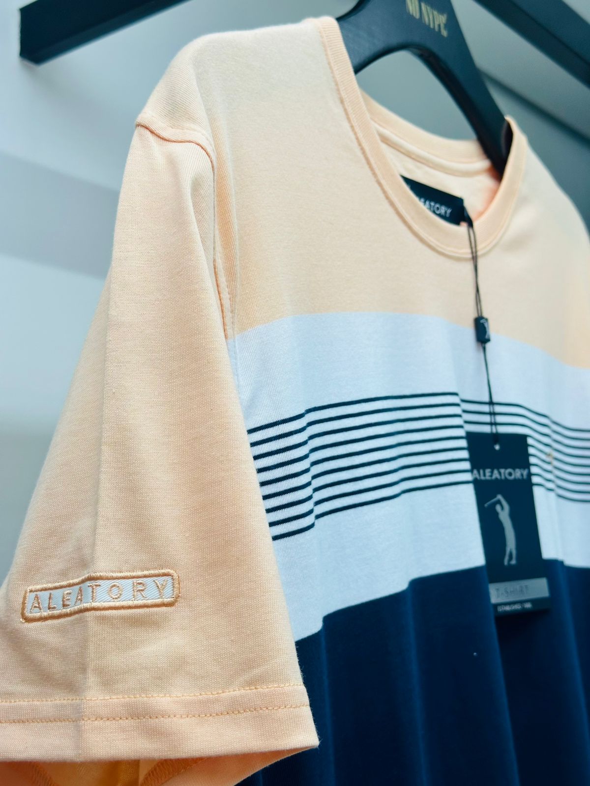 Camiseta Listrada Aleatory Mize  - Marinho e Salmão
