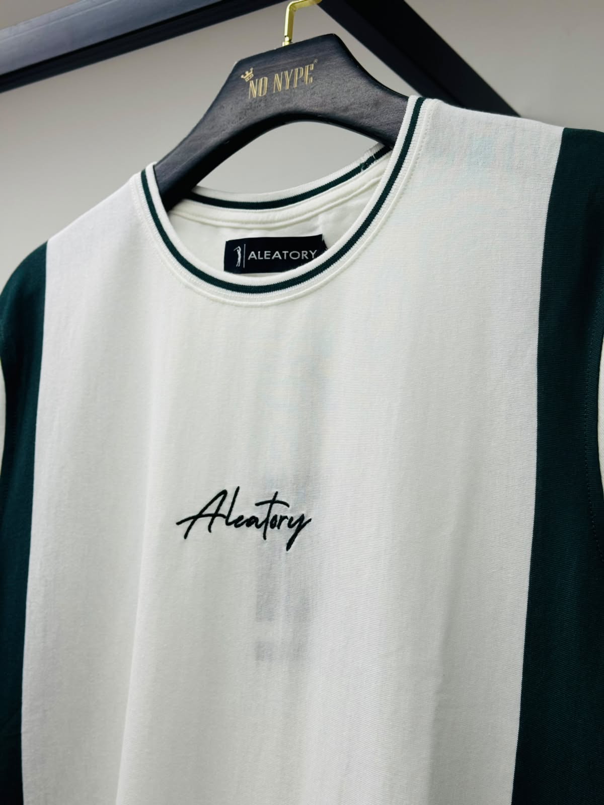 Camiseta  Aleatory Listrada Auclair - Branco